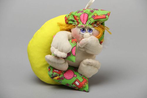 Мягкая игрушка для дома Кукла-сплюшка на месяце - MADEheart.com