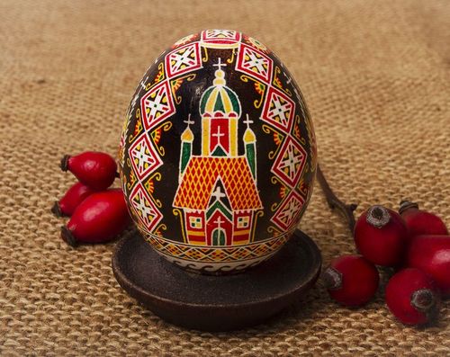 Pysanka Easter friday - MADEheart.com