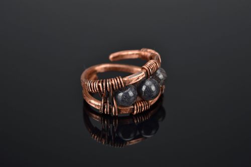 Wire Wrap Ring aus Kupfer mit Aventurin - MADEheart.com
