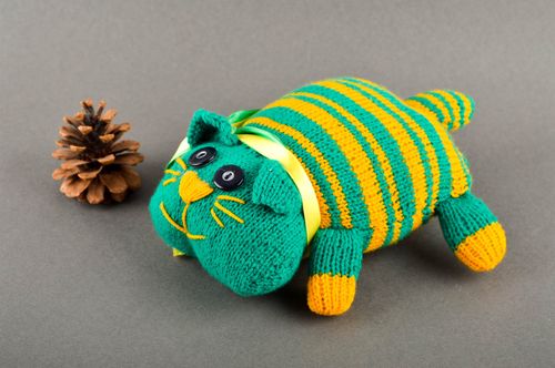 Giocattolo morbido fatto a mano pupazzo da bambini a forma di gatto verde - MADEheart.com