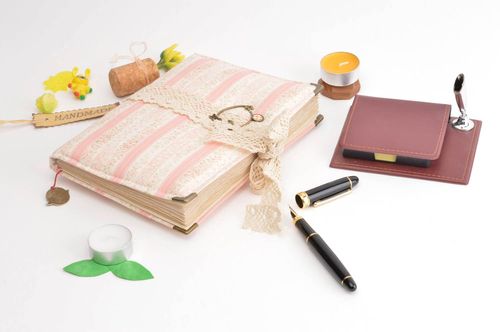 Schönes Notizbuch handmade Geburtstag Geschenk Geschenkidee für Frauen hell - MADEheart.com