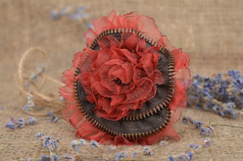 Broche fleur Bijou fantaisie fait main Accessoire femme en fermeture éclair - MADEheart.com