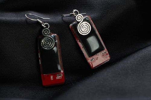 Rectangular metal earrings in cyberpunk style - MADEheart.com