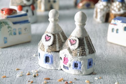Clay statuette Houses - MADEheart.com