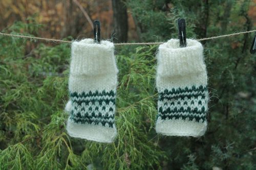 Woolen mittens - MADEheart.com
