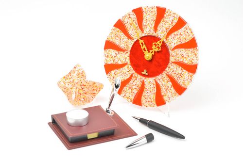 Handmade Glas Wanduhr originell Haus Deko Kerzenhalter aus Glas grell orange - MADEheart.com