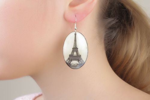 Oval earrings made ​​of epoxy resin - MADEheart.com