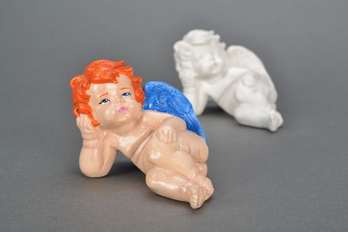 Ángel, una figura de yeso hecha a mano - MADEheart.com