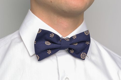 Handmade bow tie - MADEheart.com
