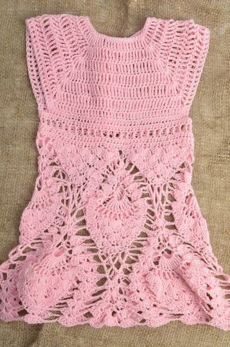 Красивое нежное платье вязаное крючком из хлопка в розовом цвете для девочек - MADEheart.com