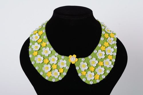 Womens handmade evening design felt flower necklace with beads - MADEheart.com