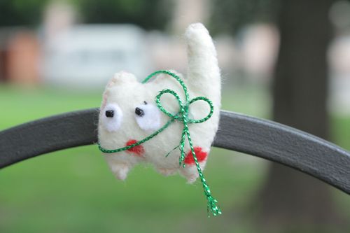 Calamita da frigorifero in feltro fatta a mano souvenir magnete da frigo - MADEheart.com