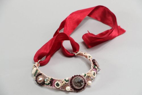 Colar com pedras naturais Flor de cerejeira - MADEheart.com