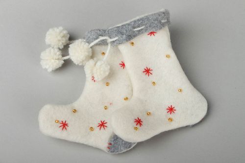 Decorative Christmas boots - MADEheart.com
