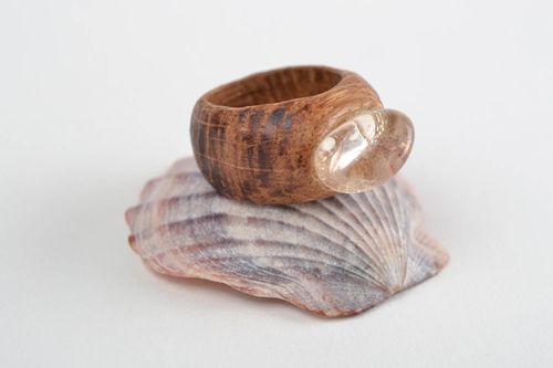 Bague en bois faite main avec cristal de roche belle accessoire bijou - MADEheart.com