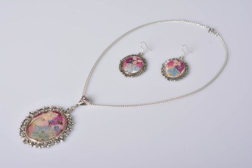 Parure de Bijoux en résine faits main floraux Boucles doreilles pendentif - MADEheart.com