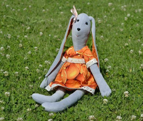 Brinquedo Coelho - MADEheart.com