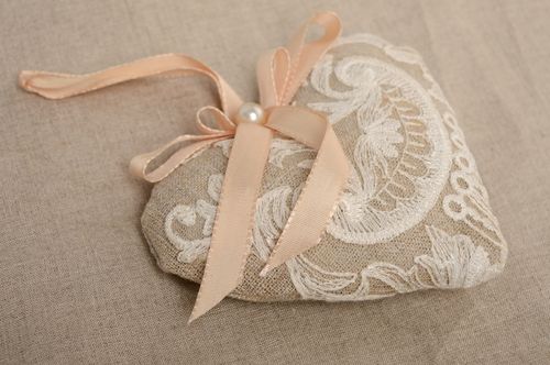 Linen interior hanging heart in vintage style - MADEheart.com