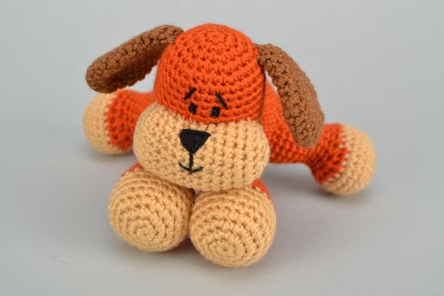 Jouet décoratif tricoté artisanal Chien roux - MADEheart.com