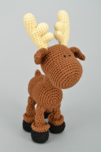 Juguete de peluche artesanal Alce - MADEheart.com