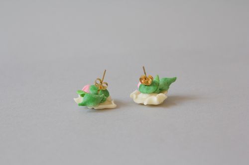 Stud earrings made of polymer clay - MADEheart.com