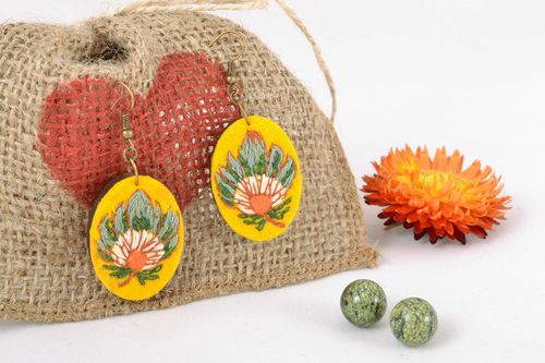 Handmade wooden and felt earrings with embroidery - MADEheart.com