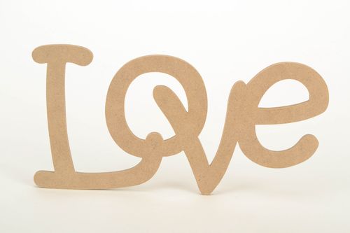 Inscripción de letras de madera aglomerada Love - MADEheart.com