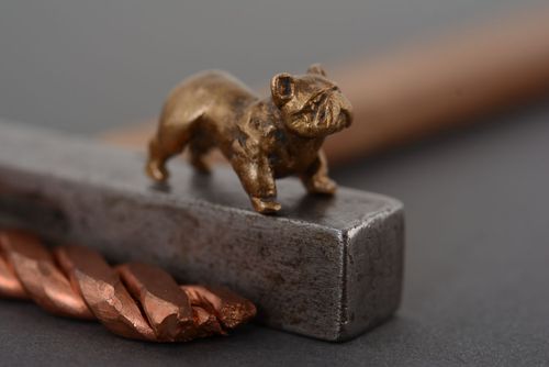 Figurine en bronze faite main Bulldog anglais  - MADEheart.com