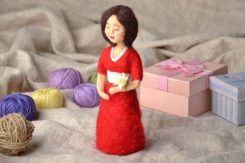 Handmade interior wool felt toy Chinese Woman - MADEheart.com