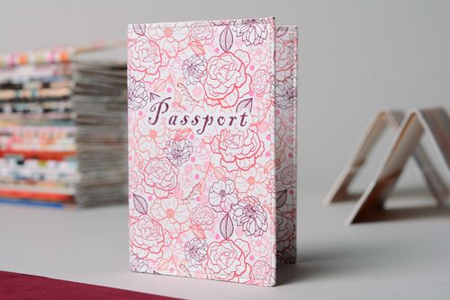 Étui pour passeport en cuir avec un imprimé floral fait main pour femme - MADEheart.com