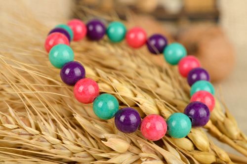 Pulsera artesanal estilosa y vistosa accesorio para mujer regalo original - MADEheart.com