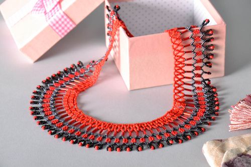 Colar brilhante de contas - MADEheart.com