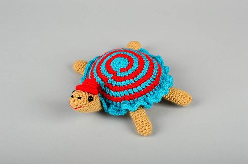 Juguete tejido muñeca artesanal tortuga de peluche vistosa regalo para niña  - MADEheart.com