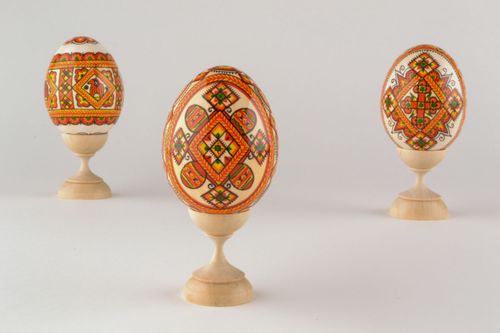 Easter egg with painting - MADEheart.com