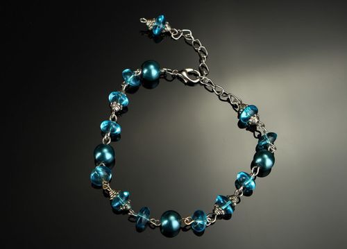 Wrist bracelet with pearls - MADEheart.com