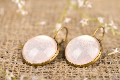 Pendientes hechos a mano redondos blancos regalo original bisutería fina - MADEheart.com