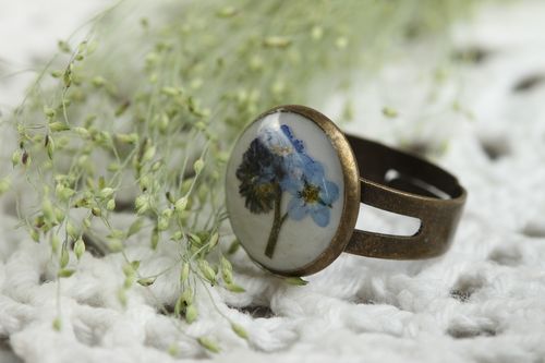 Epoxy resin ring handmade botanic ring with natural flowers fashion bijouterie - MADEheart.com