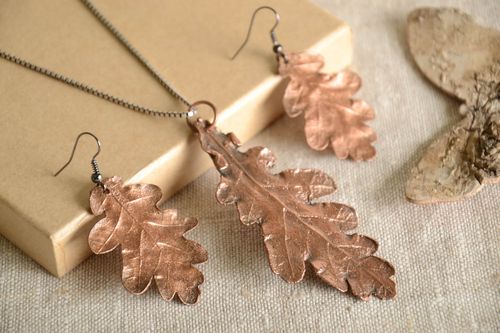 Boucles doreilles métal Pendentif fait main Set de bijoux Cadeau femme - MADEheart.com