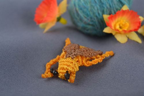 Украшения ручной работы брошь животное плетеная брошь макраме Оранжевая муха - MADEheart.com