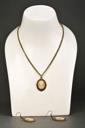 Juego de bisutería hecho a mano moderno accesorios para mujer regalo original - MADEheart.com