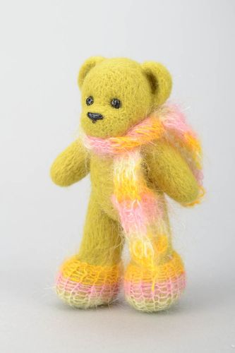 Handmade woolen toy - MADEheart.com