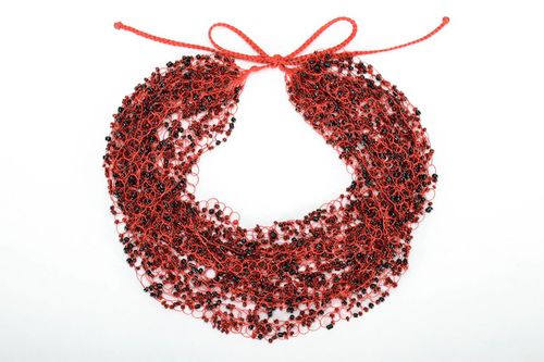 Necklace made of Chinese beads - MADEheart.com