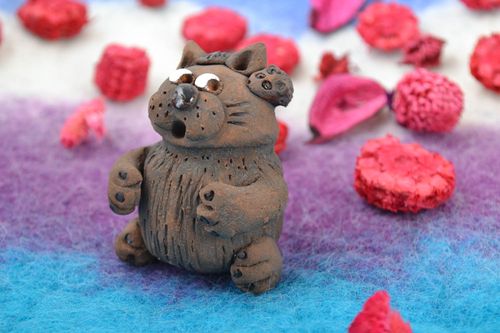Statuetta gattino in argilla fatta a mano figurina decorativa in ceramica  - MADEheart.com