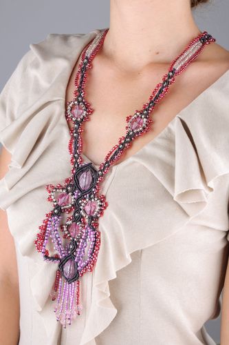 Colar trançado de fios e miçangas Imaginação de cores - MADEheart.com