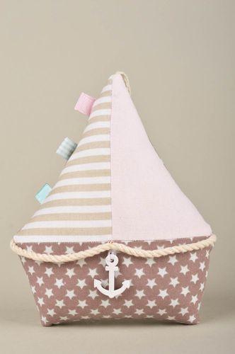 Giocattolo darredo fatto a mano pupazzo di peluche elemento decorativo - MADEheart.com