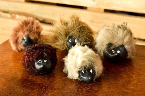 Figuras de colección hechas a mano objetos decorativos de papel regalo original - MADEheart.com