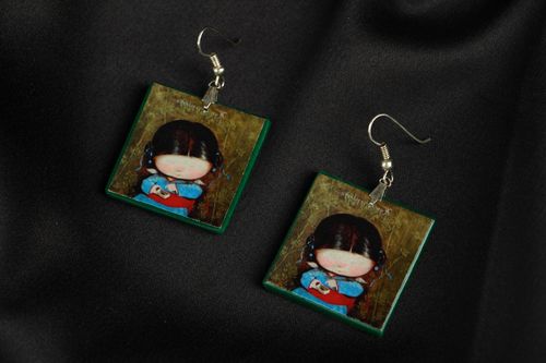 Brincos engraçados artesanais de cerâmica plástica com a imagem de um menino - MADEheart.com