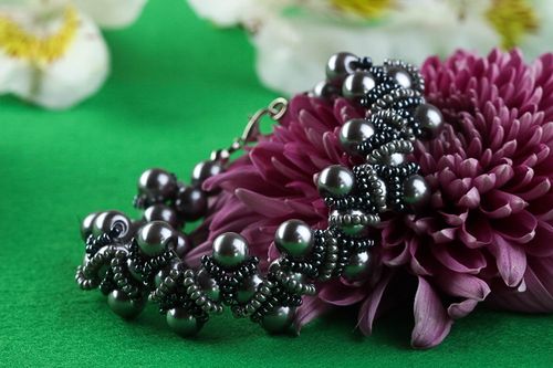 Damen Armband in Grau handmade Armband Glasperlen Künstler Schmuck für Frauen - MADEheart.com