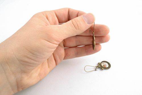 Round decoupage epoxy earrings - MADEheart.com