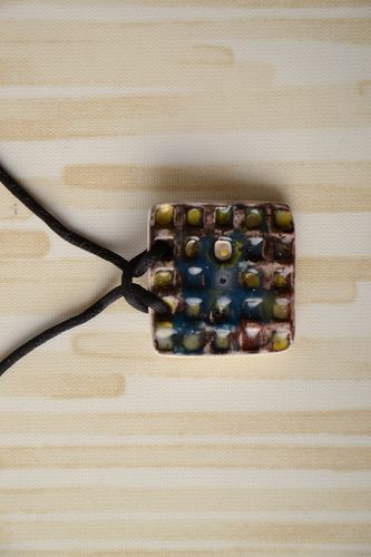 Pendentif en céramique original peint démaux  - MADEheart.com